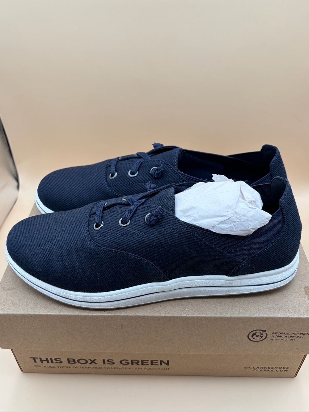 Clarks Cloudsteppers Women’s Size 8 Dark Navy Canvas Low-Top Sneakers - Picture 4 of 8